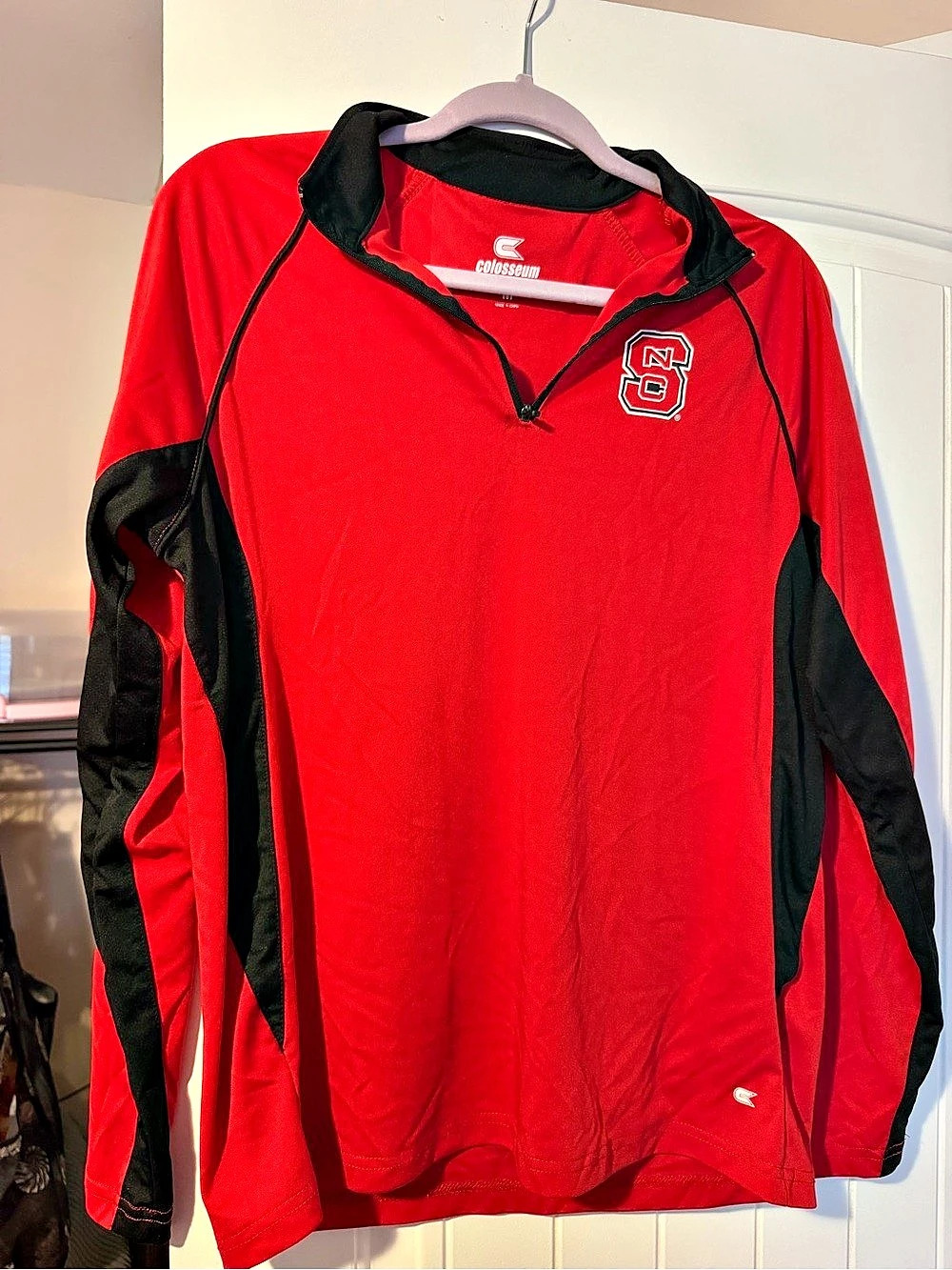 Colosseum Red & Black Athletic Jersey Size Medium Like New NC State